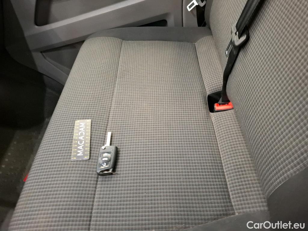  Volkswagen  Transporter VOLKSWAGEN  / 2019 / 4P / Fourgon tôlé 2.0 TDi 110 L1H1 Business #24