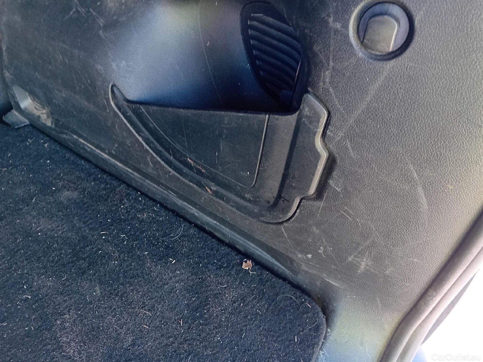  Jeep  Patriot JEEP Renegade / 2014 / 5P / todoterreno Limited 1.0G 88kW (120CV) 4x2 (AC) #68