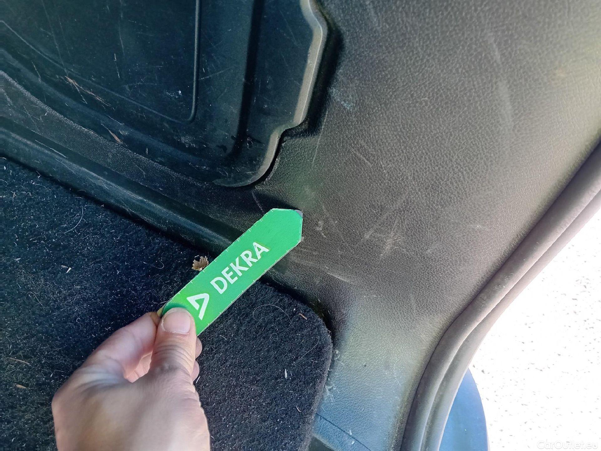  Jeep  Patriot JEEP Renegade / 2014 / 5P / todoterreno Limited 1.0G 88kW (120CV) 4x2 (AC) #67