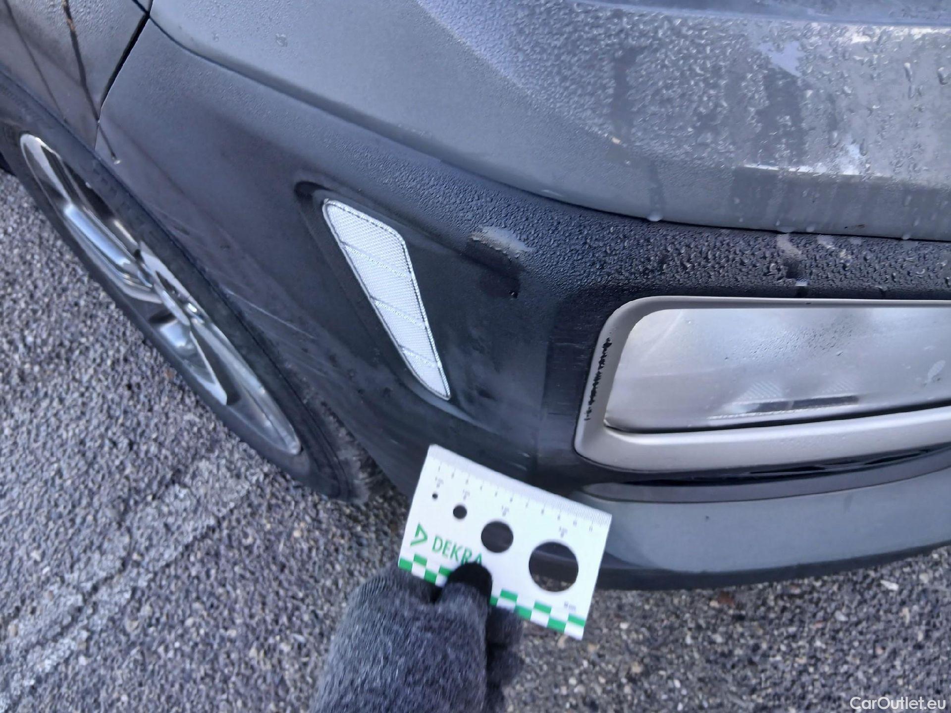  Hyundai  Konna HYUNDAI Kona / 2017 / 5P / todoterreno 1.6 GDI HEV Klass DCT #2