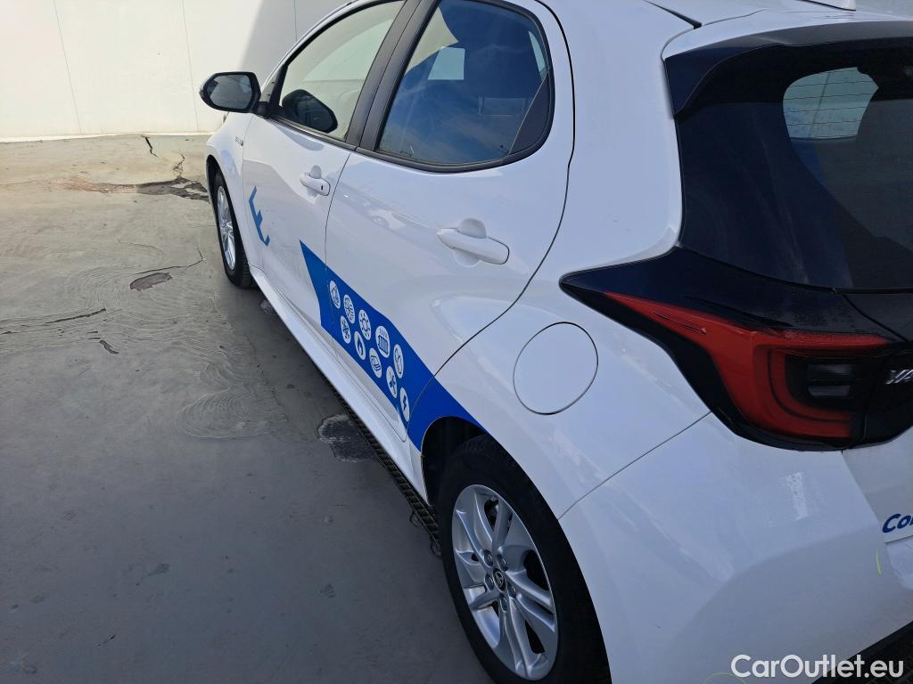  Toyota  Yaris TOYOTA  / 2020 / 5P / berlina con portón 1.5 120H Active Tech #6