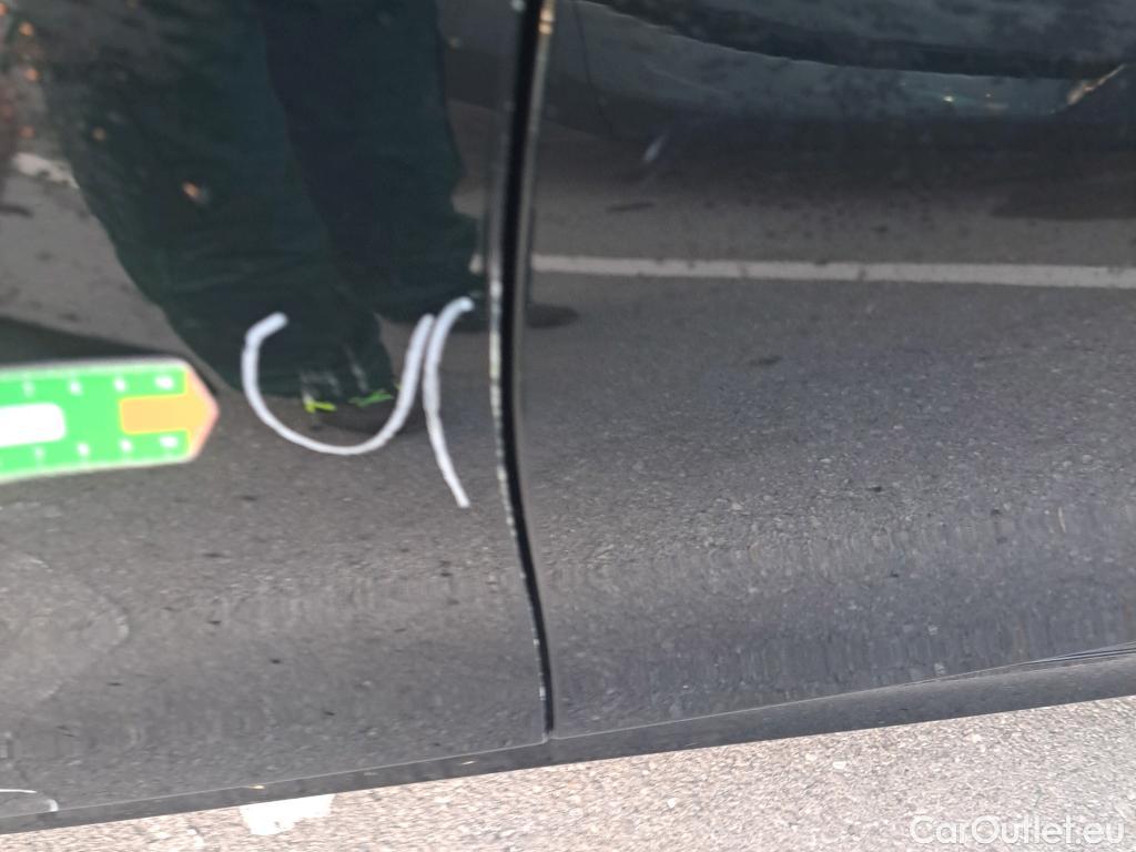  Bmw  Serie 3 BMW  / 2018 / 4P / sedán 318d Auto. #3