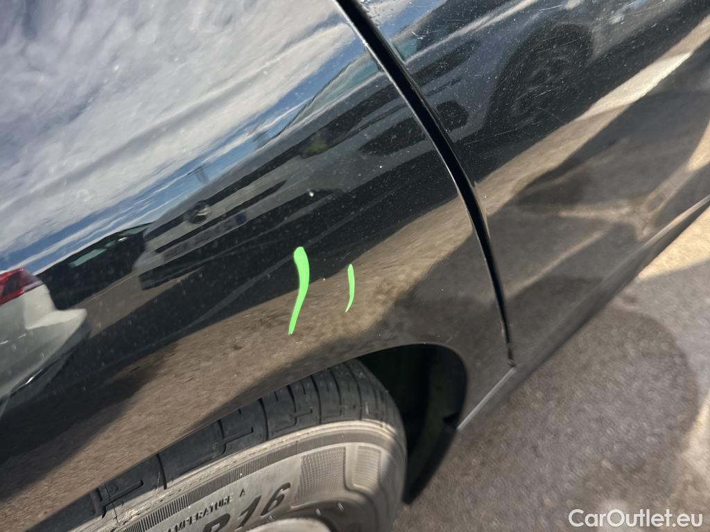  Bmw  Serie 3 BMW  / 2018 / 4P / sedán 320d Auto. #12