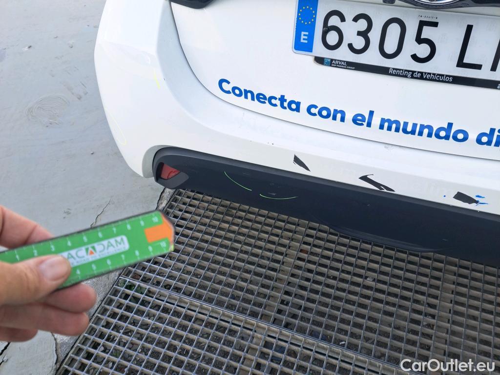  Toyota  Yaris TOYOTA  / 2020 / 5P / berlina con portón 1.5 120H Active Tech #29