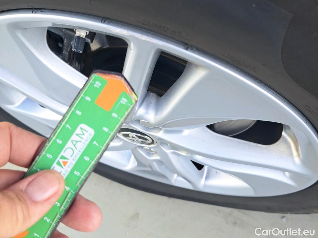  Toyota  Yaris TOYOTA  / 2020 / 5P / berlina con portón 1.5 120H Active Tech #12