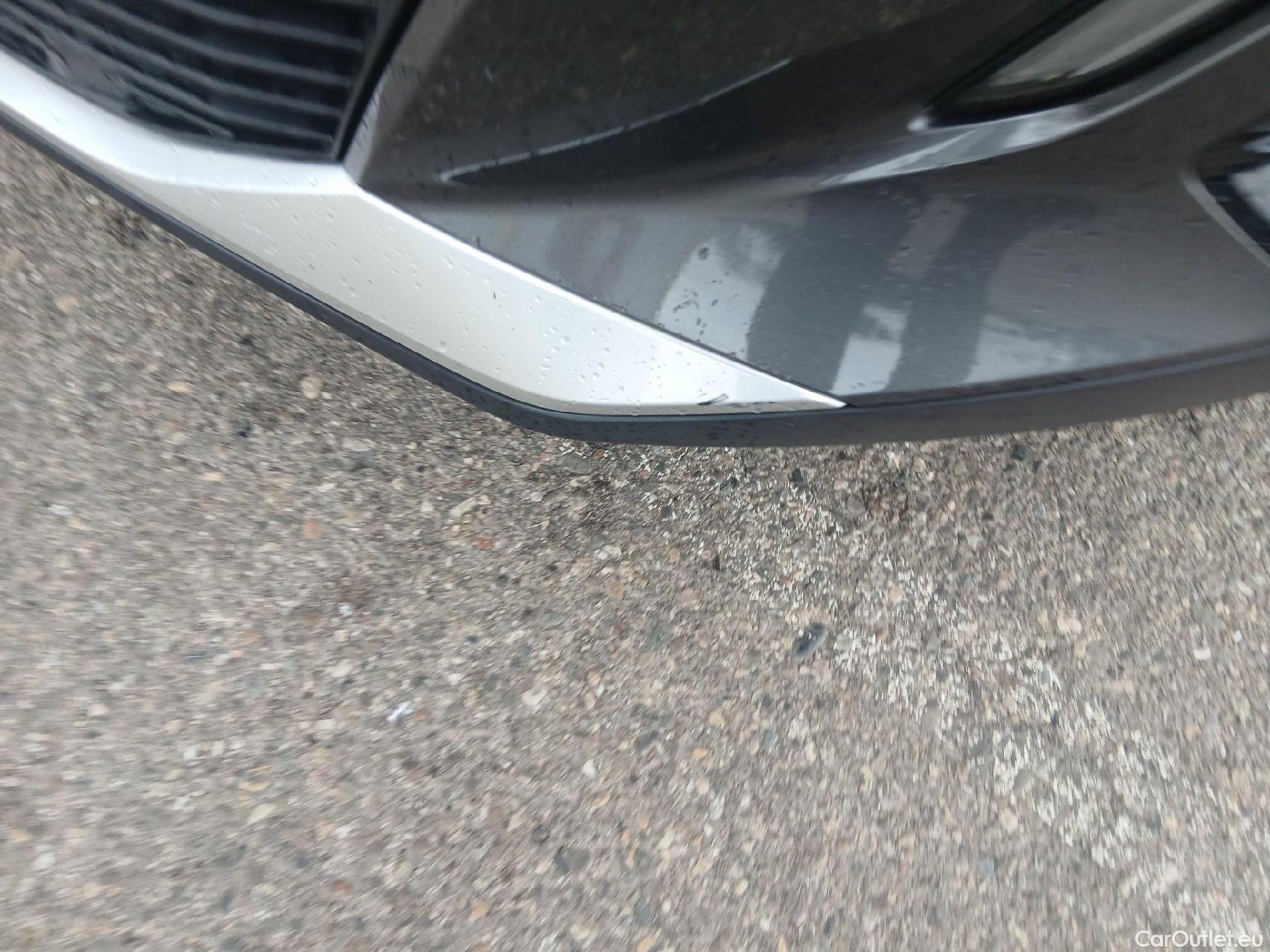  Peugeot  2008 PEUGEOT  / 2019 / 5P / todoterreno Allure Pack BlueHDI 130 S&S EAT8 #29