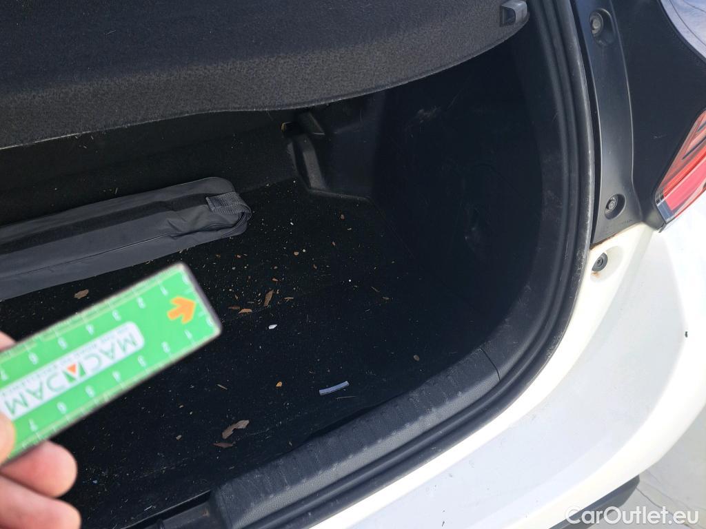  Toyota  Yaris TOYOTA  / 2020 / 5P / berlina con portón 1.5 120H Active Tech #15