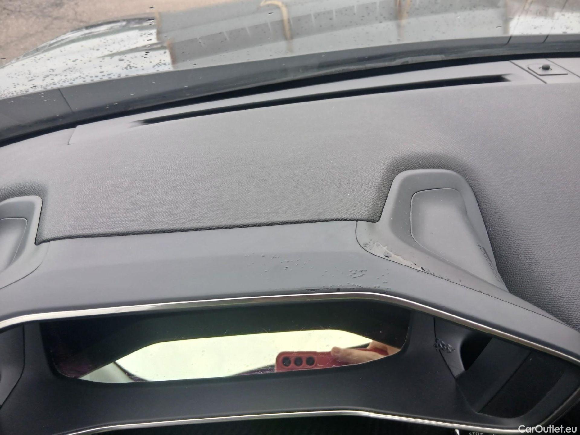  Peugeot  2008 PEUGEOT  / 2019 / 5P / todoterreno Allure Pack BlueHDI 130 S&S EAT8 #31