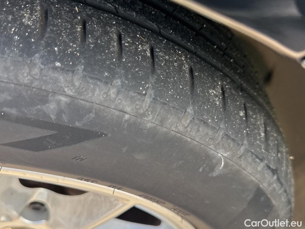  Bmw  Serie 3 BMW  / 2018 / 4P / sedán 320d Auto. #4