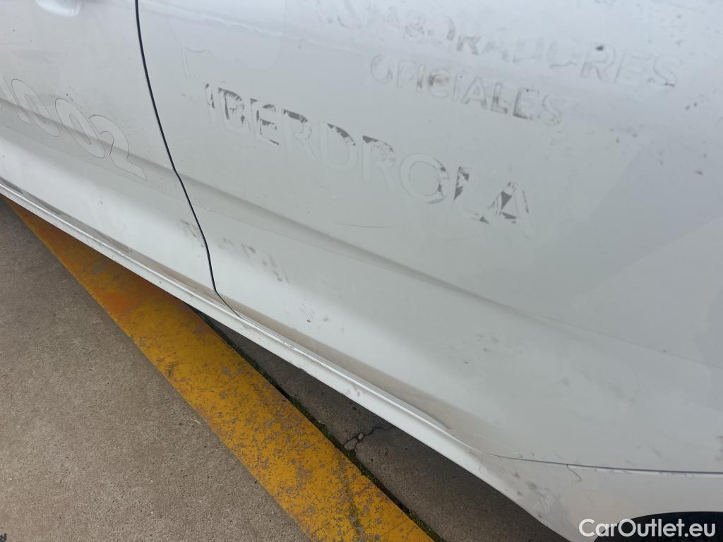  KIA  Rio KIA  / 2020 / 5P / berlina con portón 1.2 DPi 62kW (84CV) Concept #11