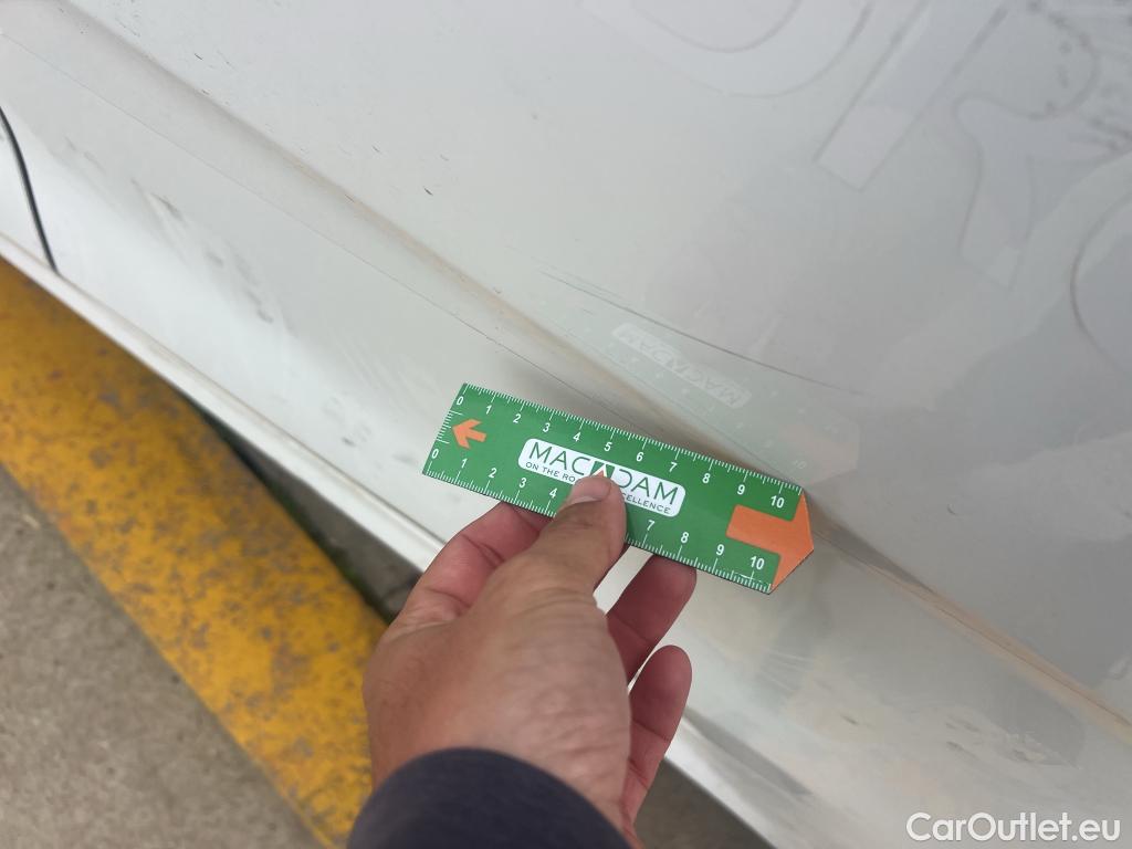  KIA  Rio KIA  / 2020 / 5P / berlina con portón 1.2 DPi 62kW (84CV) Concept #12