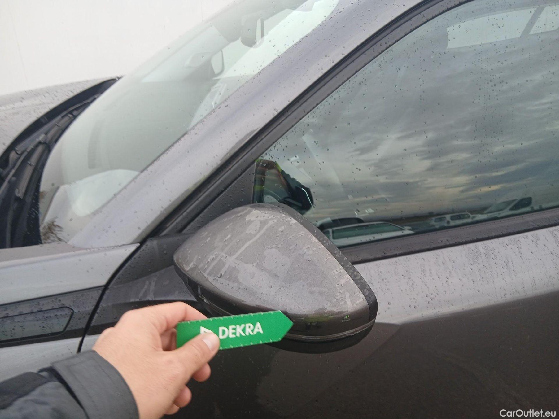  Peugeot  2008 PEUGEOT  / 2019 / 5P / todoterreno Allure Pack BlueHDI 130 S&S EAT8 #9