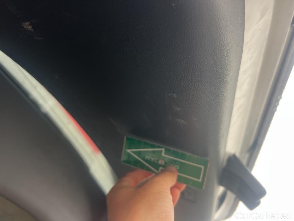  Hyundai   Ioniq HYUNDAI / 2019 / 5P / berlina con portón 1.6 GDI HEV Tecno DCT #18