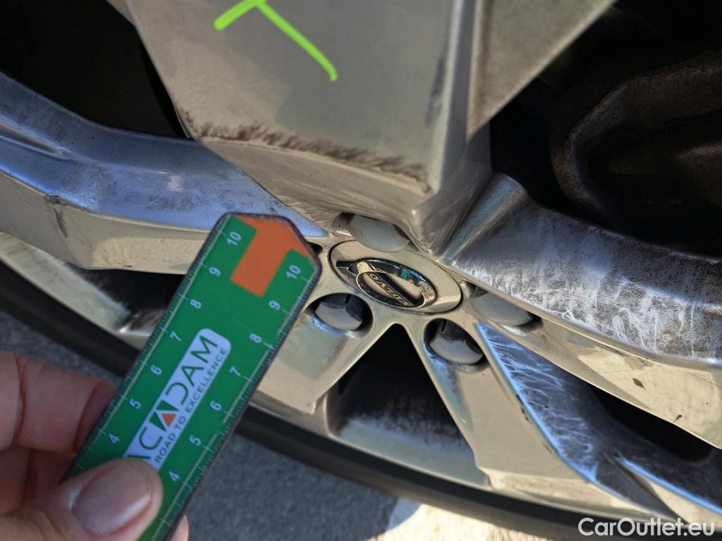  Volvo  XC 40 VOLVO XC40 / 2017 / 5P / todoterreno 1.5 T2 Momentum #9