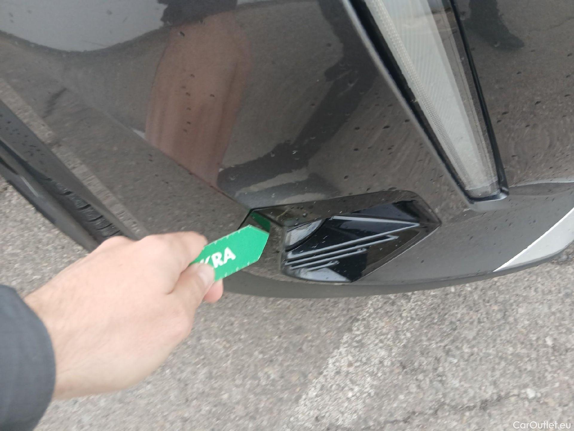  Peugeot  2008 PEUGEOT  / 2019 / 5P / todoterreno Allure Pack BlueHDI 130 S&S EAT8 #2