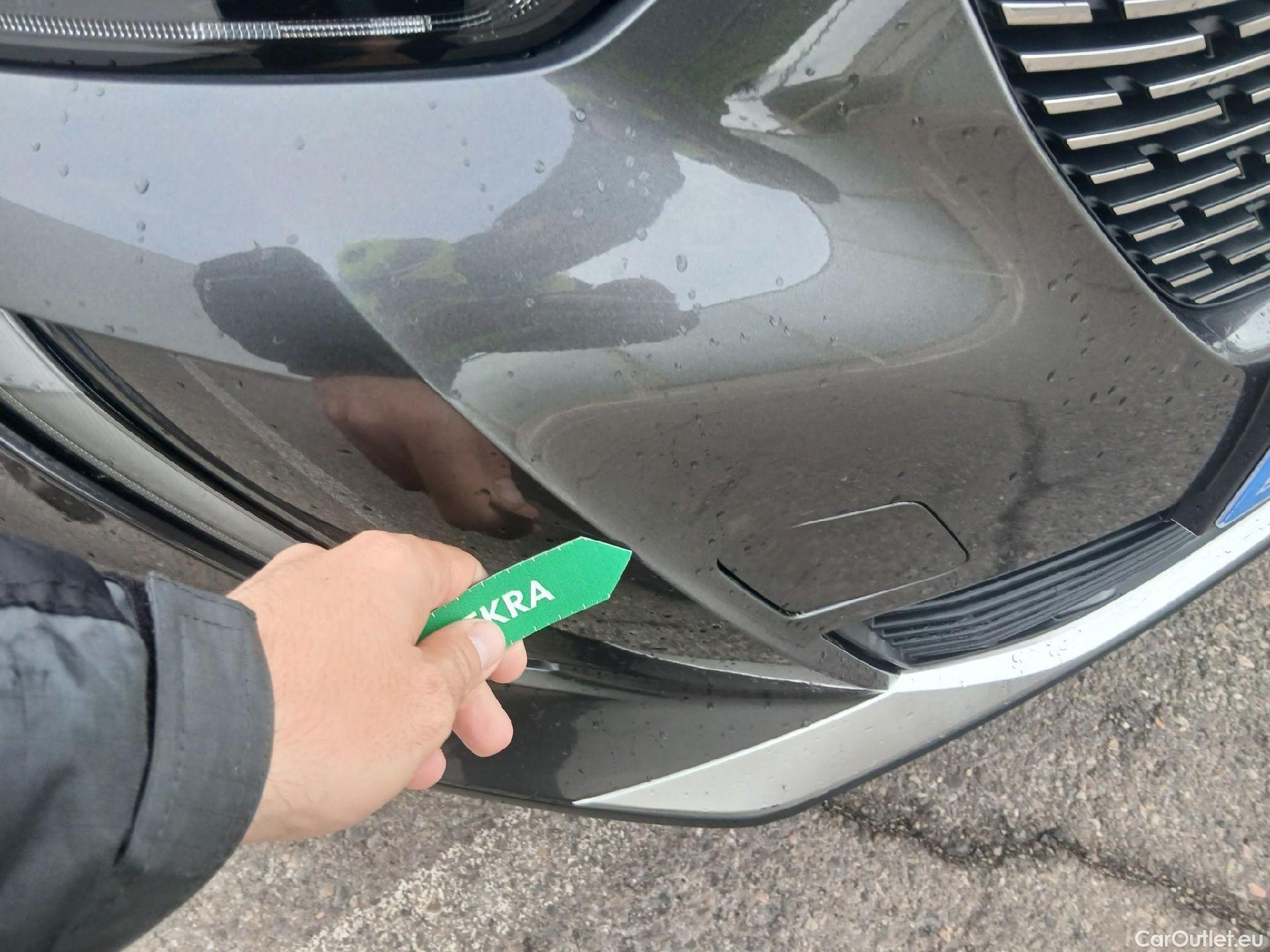  Peugeot  2008 PEUGEOT  / 2019 / 5P / todoterreno Allure Pack BlueHDI 130 S&S EAT8 #3