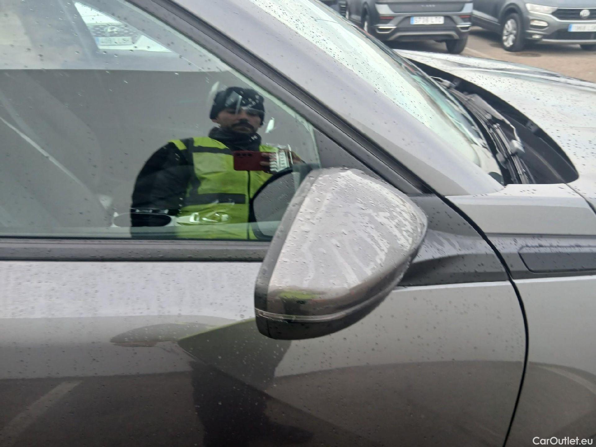  Peugeot  2008 PEUGEOT  / 2019 / 5P / todoterreno Allure Pack BlueHDI 130 S&S EAT8 #26