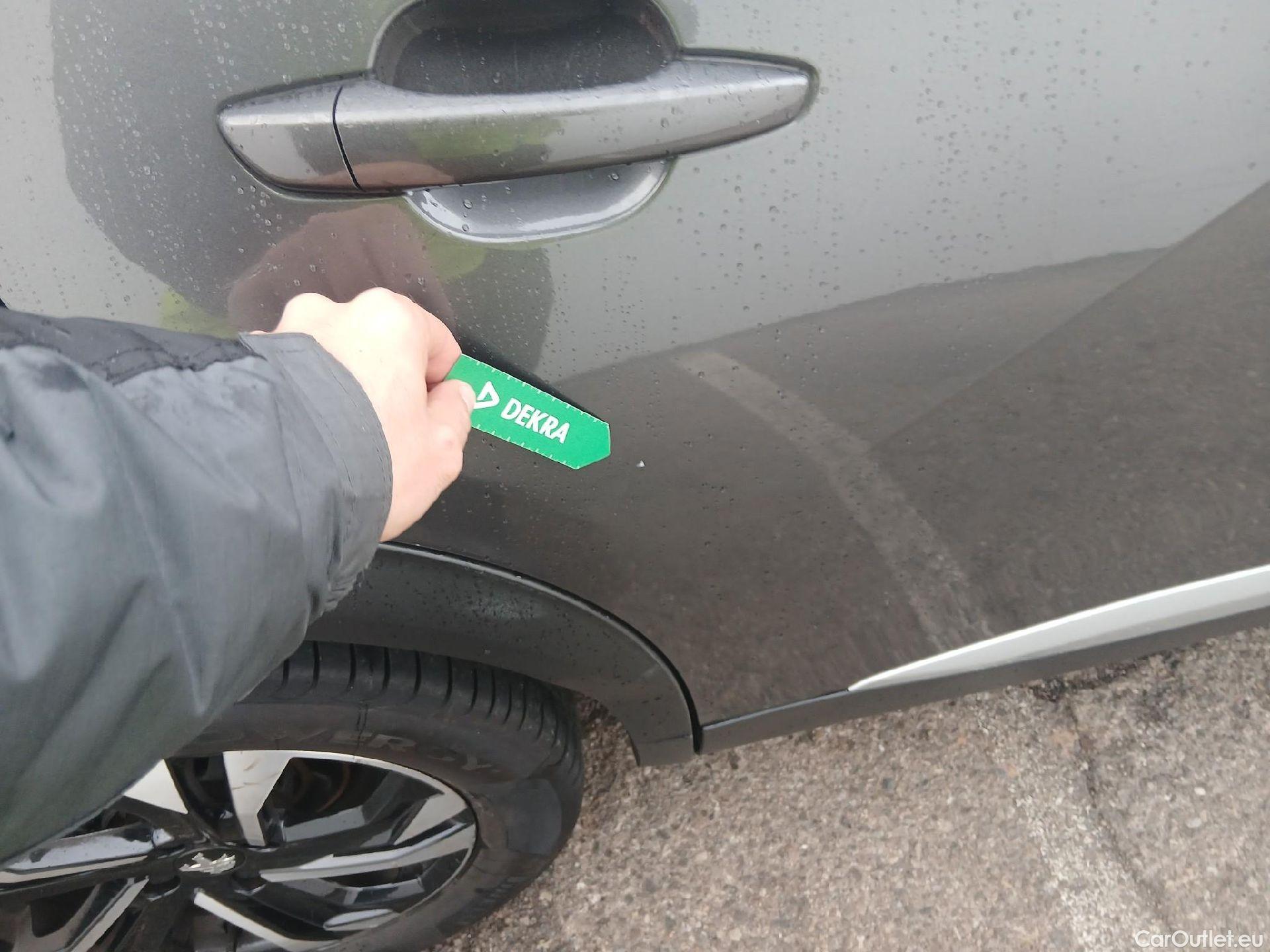  Peugeot  2008 PEUGEOT  / 2019 / 5P / todoterreno Allure Pack BlueHDI 130 S&S EAT8 #22