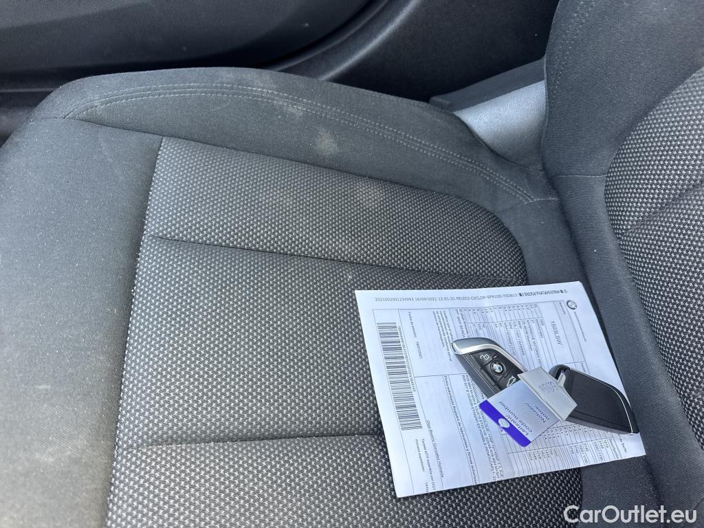  Bmw  Serie 3 BMW  / 2018 / 4P / sedán 320d Auto. #33