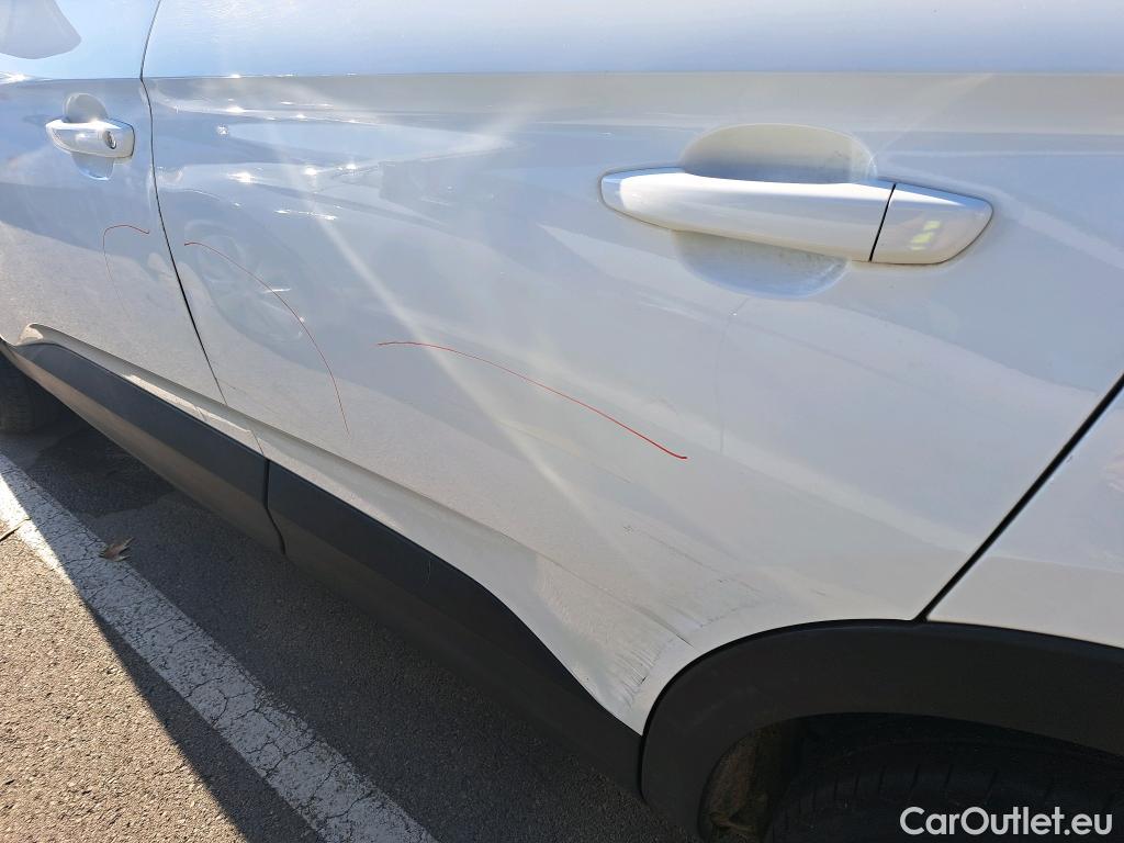  Opel   Grandland X OPEL Grandland / 2021 / 5P / todoterreno 1.5 CDTi Business Edition Auto #3