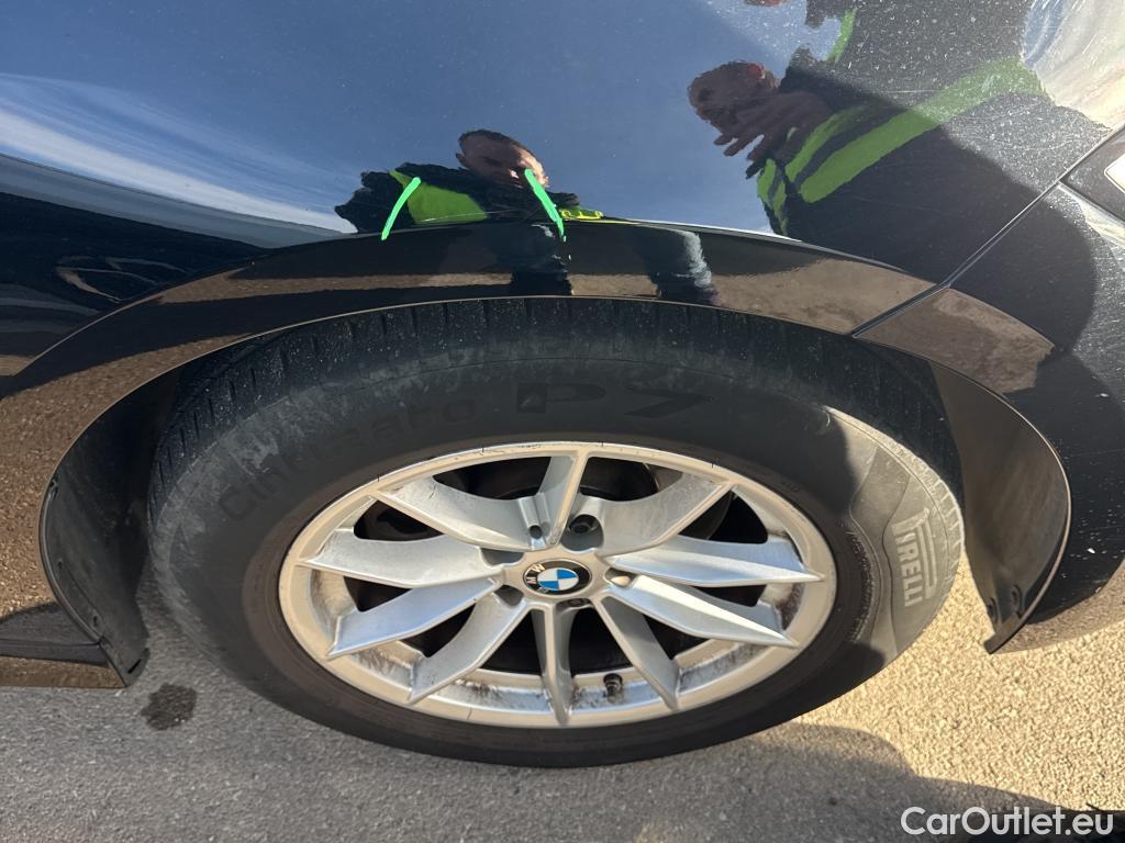  Bmw  Serie 3 BMW  / 2018 / 4P / sedán 320d Auto. #3