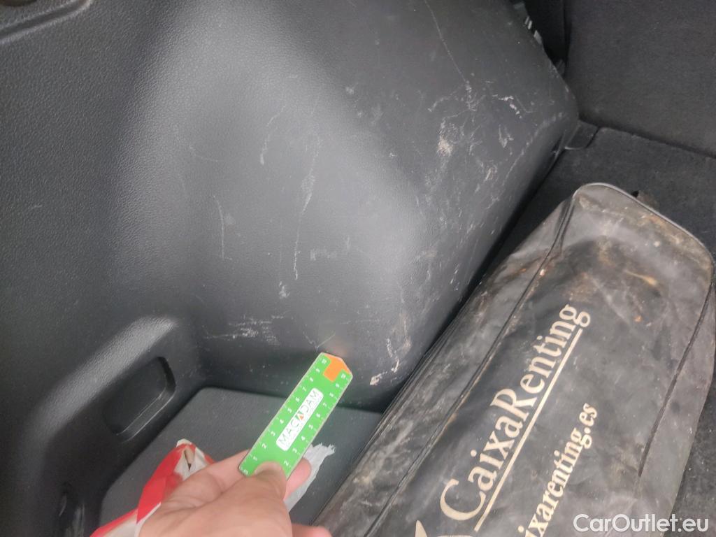  Hyundai  Tucson HYUNDAI  / 2018 / 5P / todoterreno 1.6 CRDI 85kW (116CV) 48V SLE 4X2(SP)(SL) #37