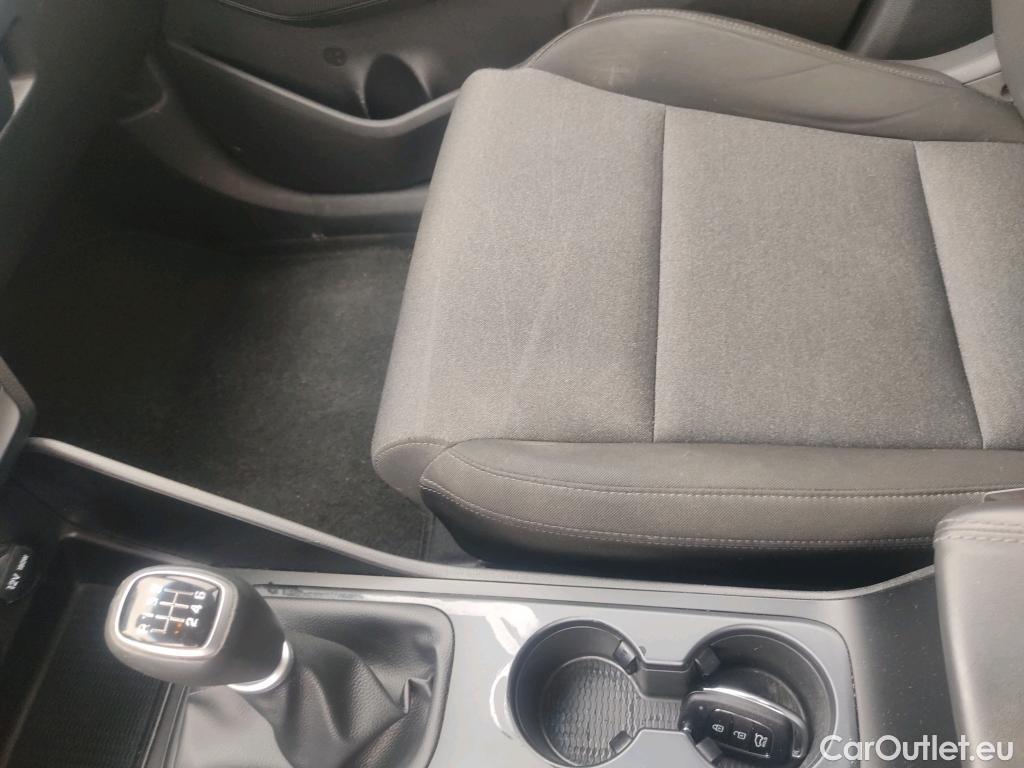  Hyundai  Tucson HYUNDAI  / 2018 / 5P / todoterreno 1.6 CRDI 85kW (116CV) 48V SLE 4X2(SP)(SL) #33