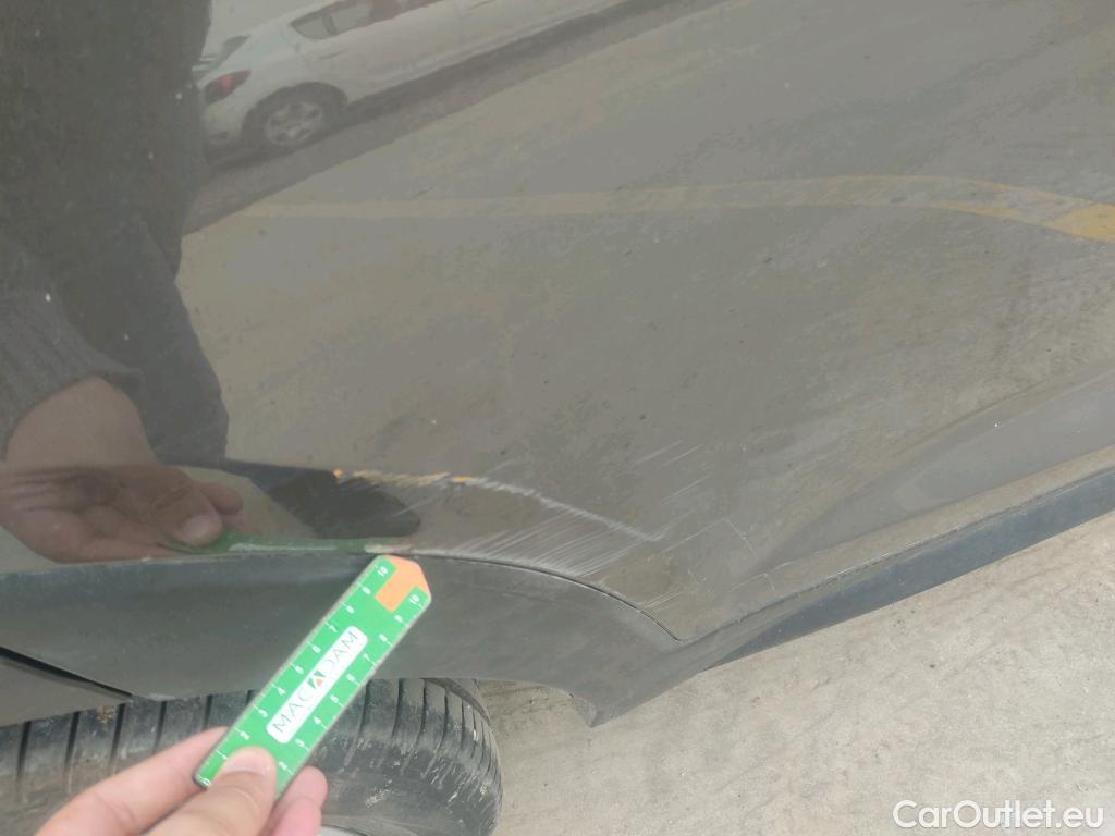  Hyundai  Tucson HYUNDAI  / 2018 / 5P / todoterreno 1.6 CRDI 85kW (116CV) 48V SLE 4X2(SP)(SL) #7