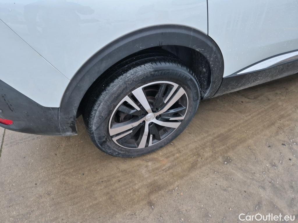  Peugeot  5008 PEUGEOT  / 2020 / 5P / todoterreno 1.5 BlueHDi 96kW S&S GT EAT8 #3