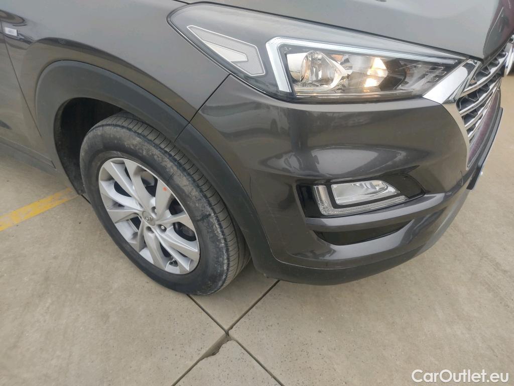  Hyundai  Tucson HYUNDAI  / 2018 / 5P / todoterreno 1.6 CRDI 85kW (116CV) 48V SLE 4X2(SP)(SL) #24