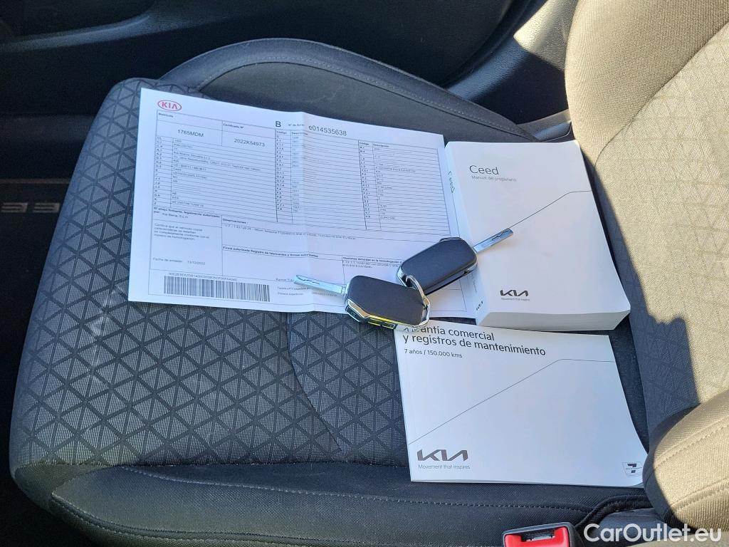  KIA  Cee'd KIA Ceed / 2021 / 5P / berlina con portón 1.0 T-GDi 74kW (100CV) Concept #13