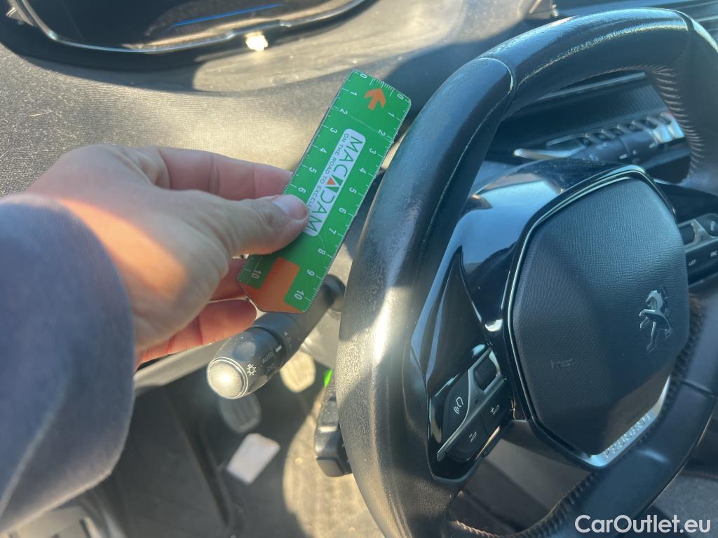  Peugeot  3008 PEUGEOT  / 2020 / 5P / todoterreno 1.5 BlueHDi 96kW (130CV) S&S Active Pack (AC4) #32