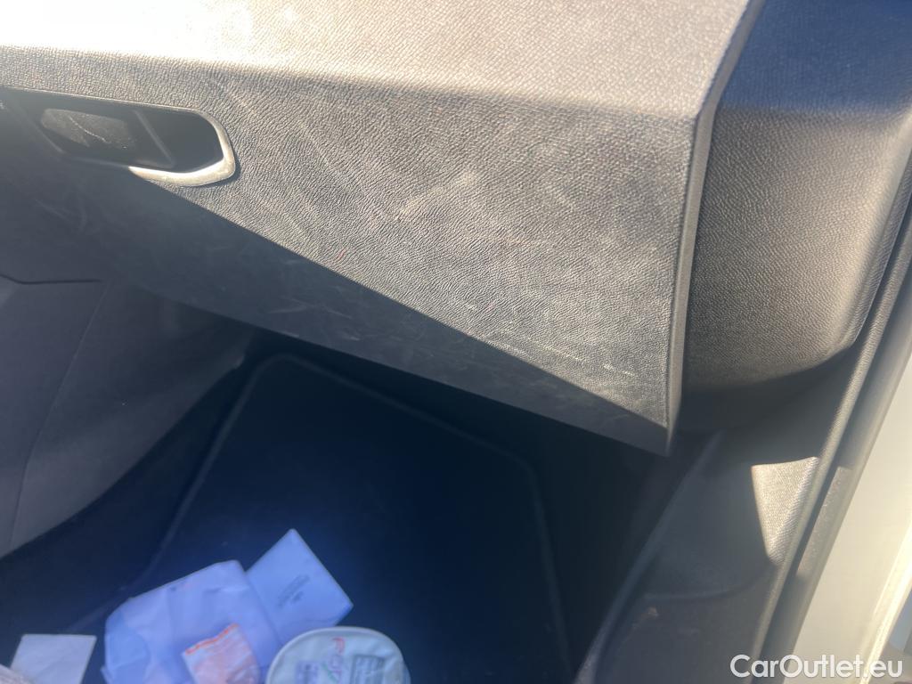  Peugeot  3008 PEUGEOT  / 2020 / 5P / todoterreno 1.5 BlueHDi 96kW (130CV) S&S Active Pack (AC4) #27