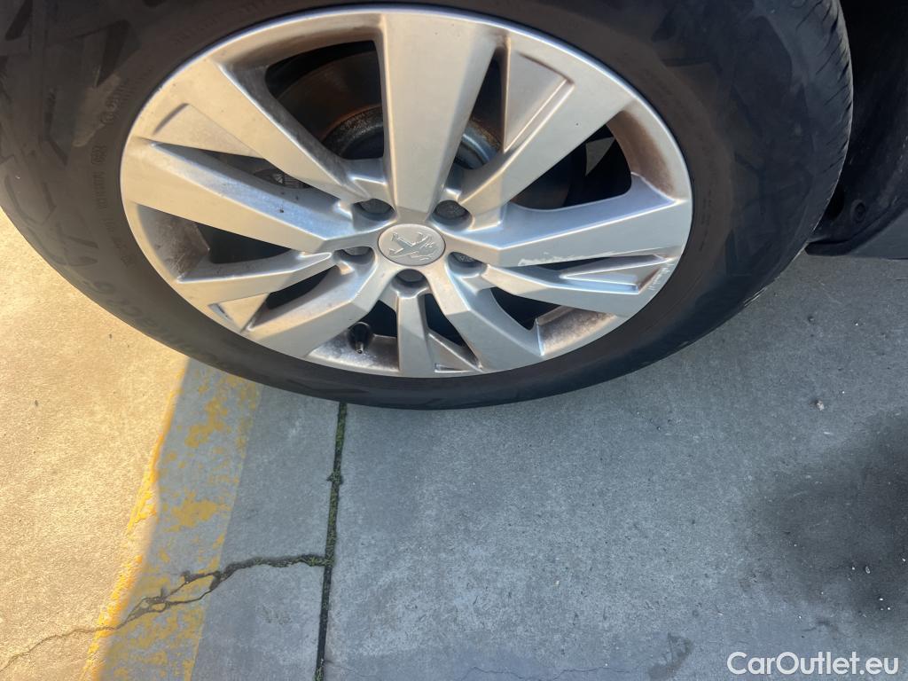  Peugeot  3008 PEUGEOT  / 2020 / 5P / todoterreno 1.5 BlueHDi 96kW (130CV) S&S Active Pack (AC4) #17