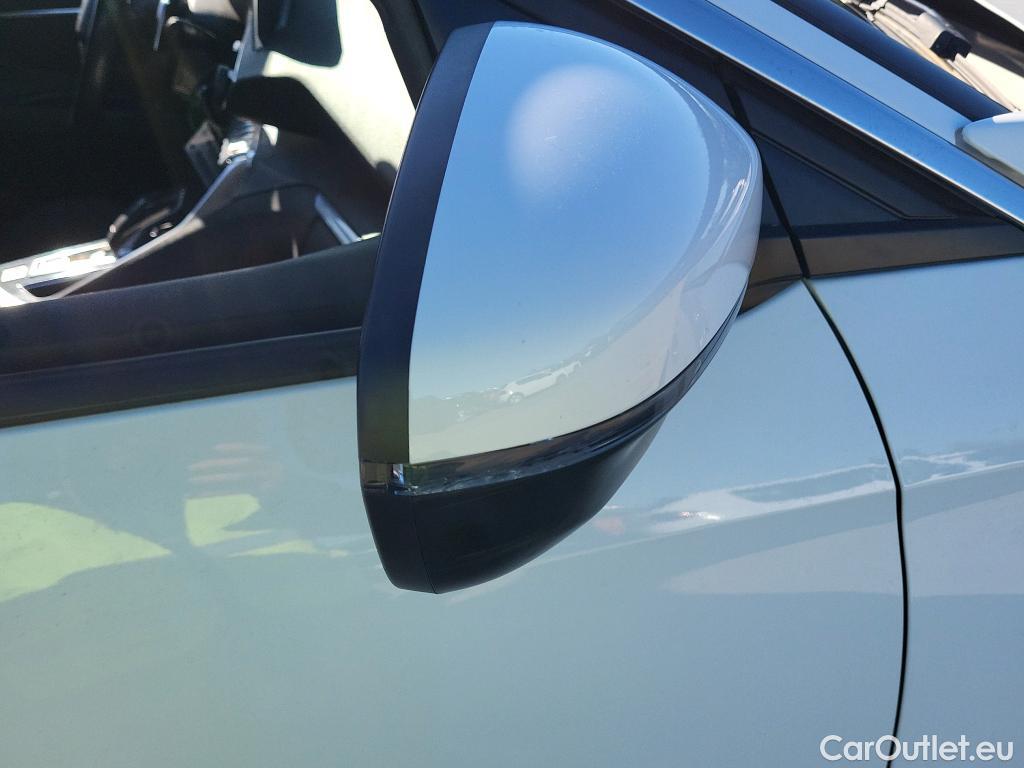  Peugeot  3008 PEUGEOT  / 2016 / 5P / todoterreno 1.5 BlueHDi 96kW (130CV) S&S Active EAT8 #11