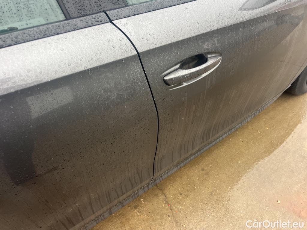  Peugeot  508 PEUGEOT  / 2018 / 5P / berlina con portón 5P Active Pack BlueHDi 130 S&S EAT8 (AC) #3