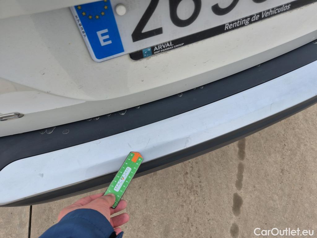  Peugeot  2008 PEUGEOT  / 2019 / 5P / todoterreno Active Pack BlueHDI 81kW (110CV) #26