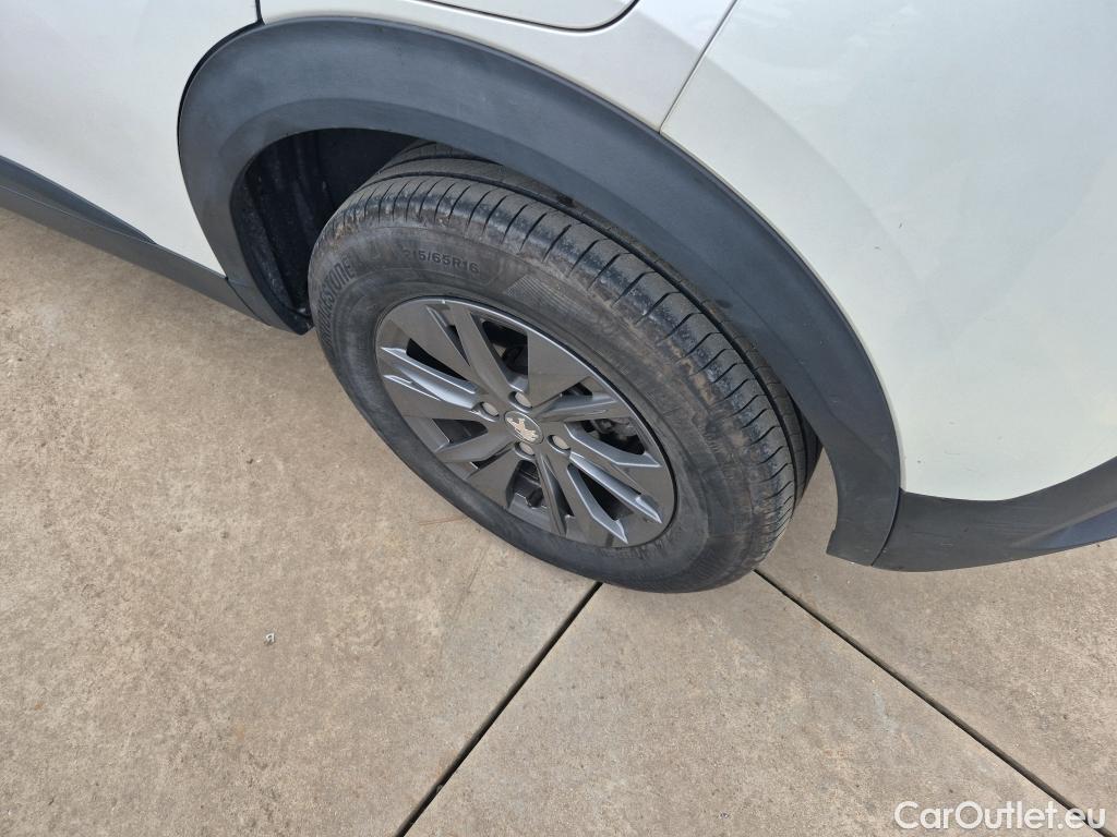  Peugeot  2008 PEUGEOT  / 2019 / 5P / todoterreno Active Pack BlueHDI 81kW (110CV) #8