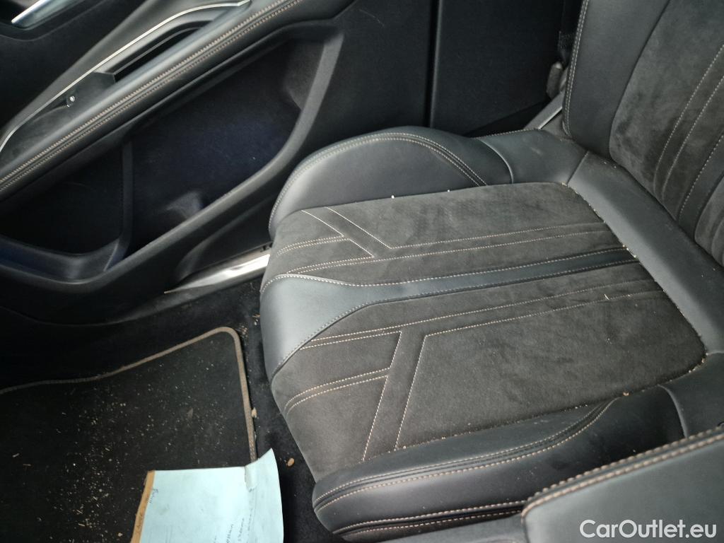  Peugeot  5008 PEUGEOT  / 2020 / 5P / todoterreno 1.5 BlueHDi 96kW S&S GT EAT8 #17