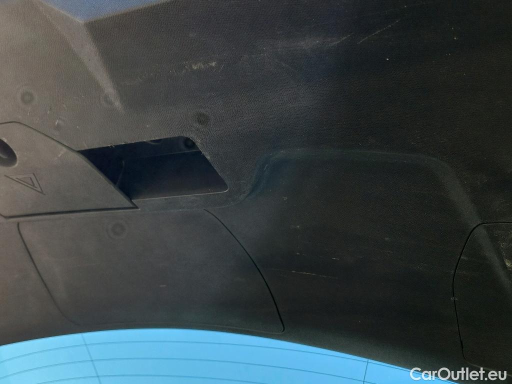  Peugeot  3008 PEUGEOT  / 2016 / 5P / todoterreno 1.5 BlueHDi 96kW (130CV) S&S Active EAT8 #3