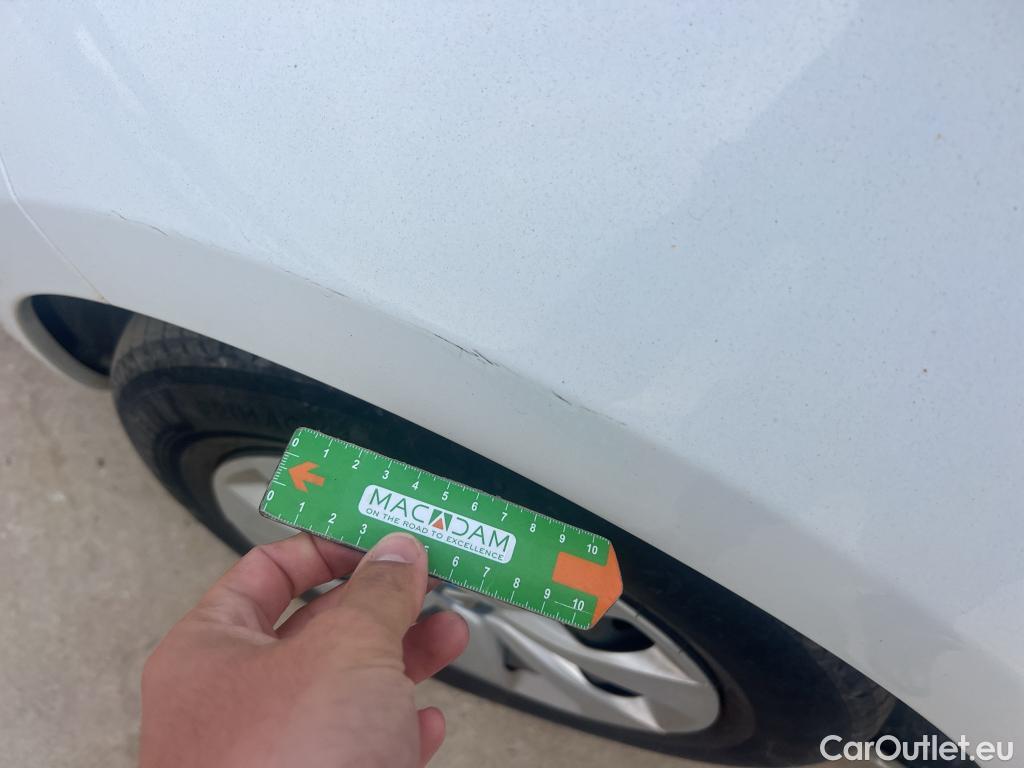  Renault  Zoe RENAULT  / 2019 / 5P / berlina con portón Life 80 kW R110 Bateria 40kWh #10