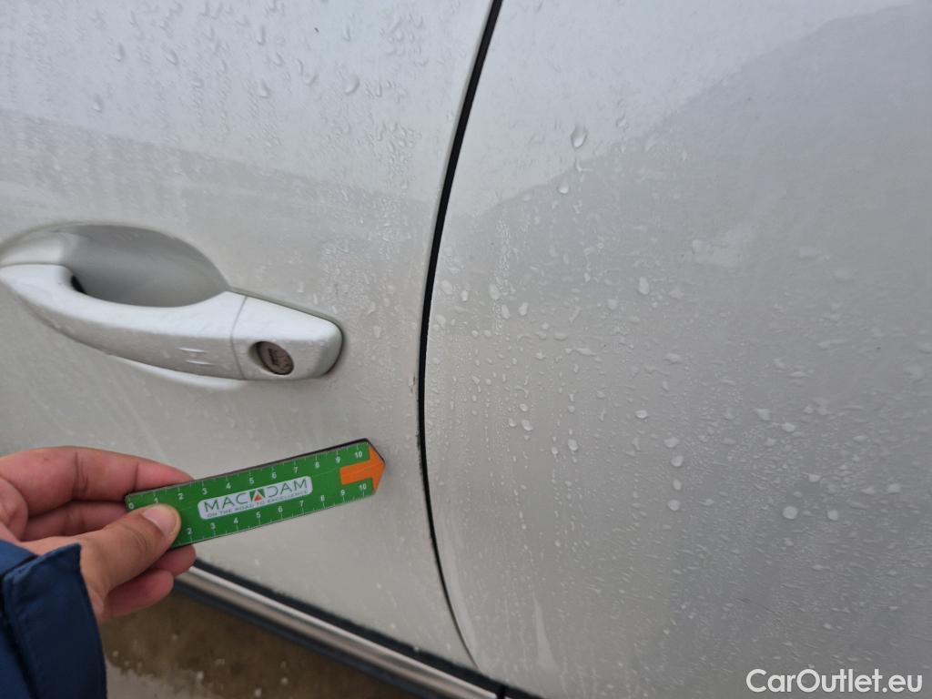  Peugeot  5008 PEUGEOT  / 2020 / 5P / todoterreno 1.5 BlueHDi 96kW S&S GT EAT8 #26