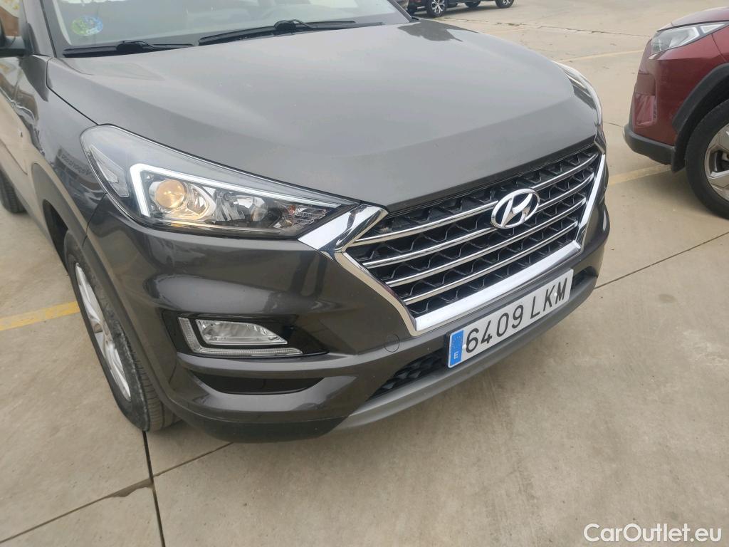  Hyundai  Tucson HYUNDAI  / 2018 / 5P / todoterreno 1.6 CRDI 85kW (116CV) 48V SLE 4X2(SP)(SL) #15