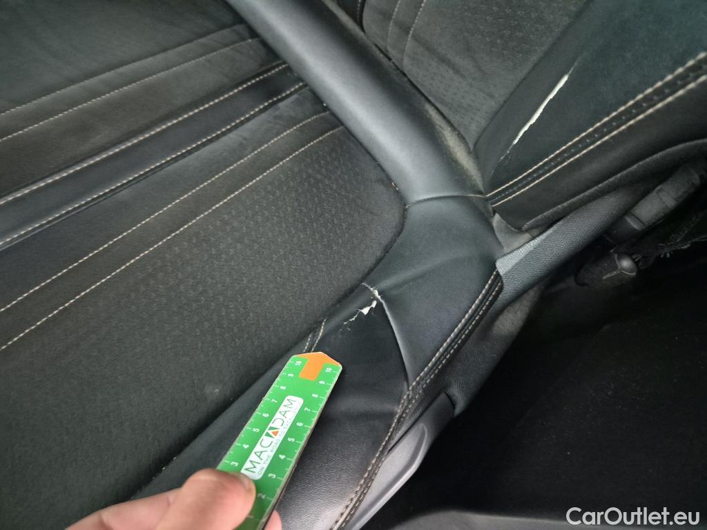  Peugeot  5008 PEUGEOT  / 2020 / 5P / todoterreno 1.5 BlueHDi 96kW S&S GT EAT8 #6