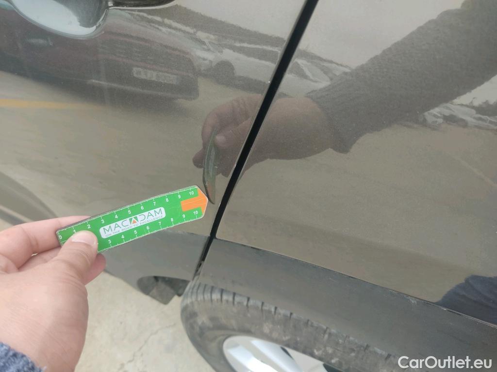  Hyundai  Tucson HYUNDAI  / 2018 / 5P / todoterreno 1.6 CRDI 85kW (116CV) 48V SLE 4X2(SP)(SL) #31