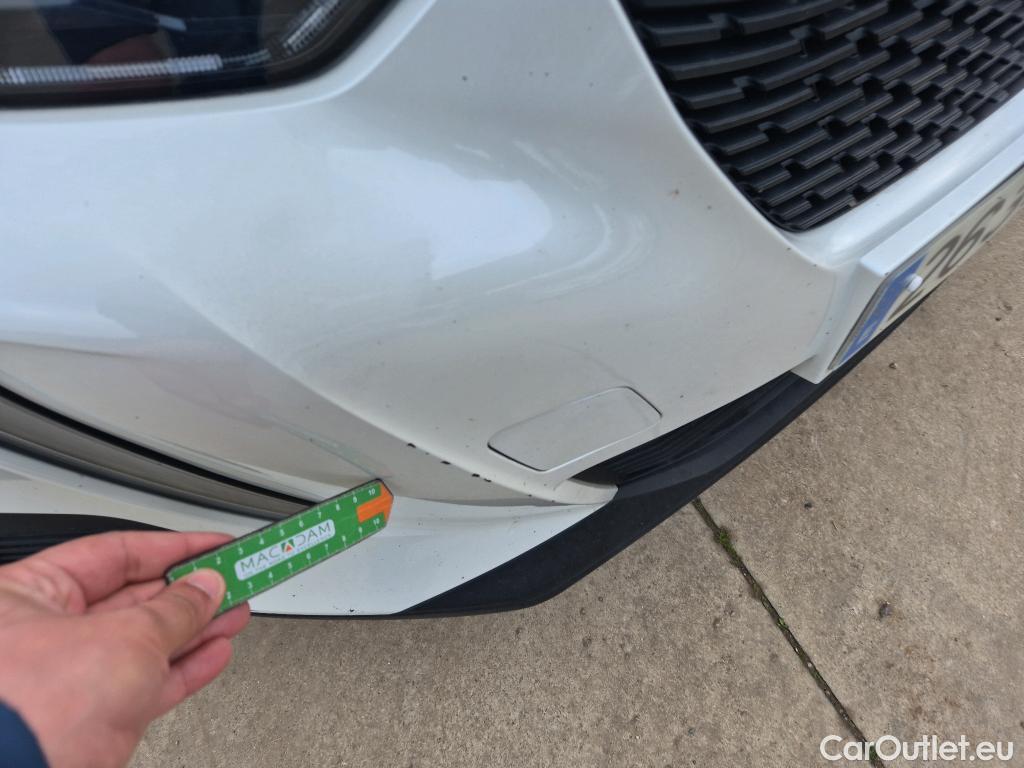  Peugeot  2008 PEUGEOT  / 2019 / 5P / todoterreno Active Pack BlueHDI 81kW (110CV) #4