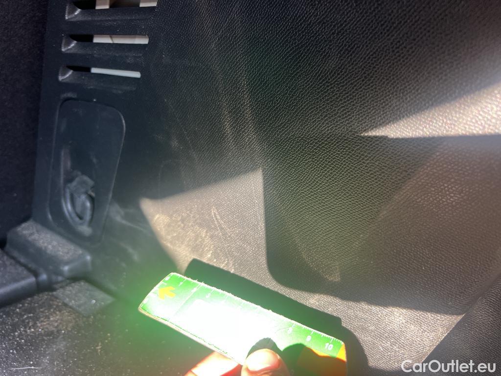  Peugeot  3008 PEUGEOT  / 2020 / 5P / todoterreno 1.5 BlueHDi 96kW (130CV) S&S Active Pack (AC4) #26