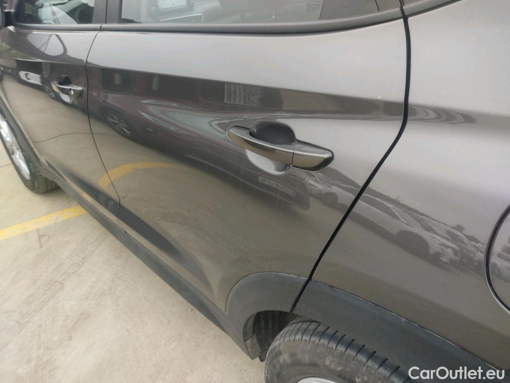  Hyundai  Tucson HYUNDAI  / 2018 / 5P / todoterreno 1.6 CRDI 85kW (116CV) 48V SLE 4X2(SP)(SL) #30