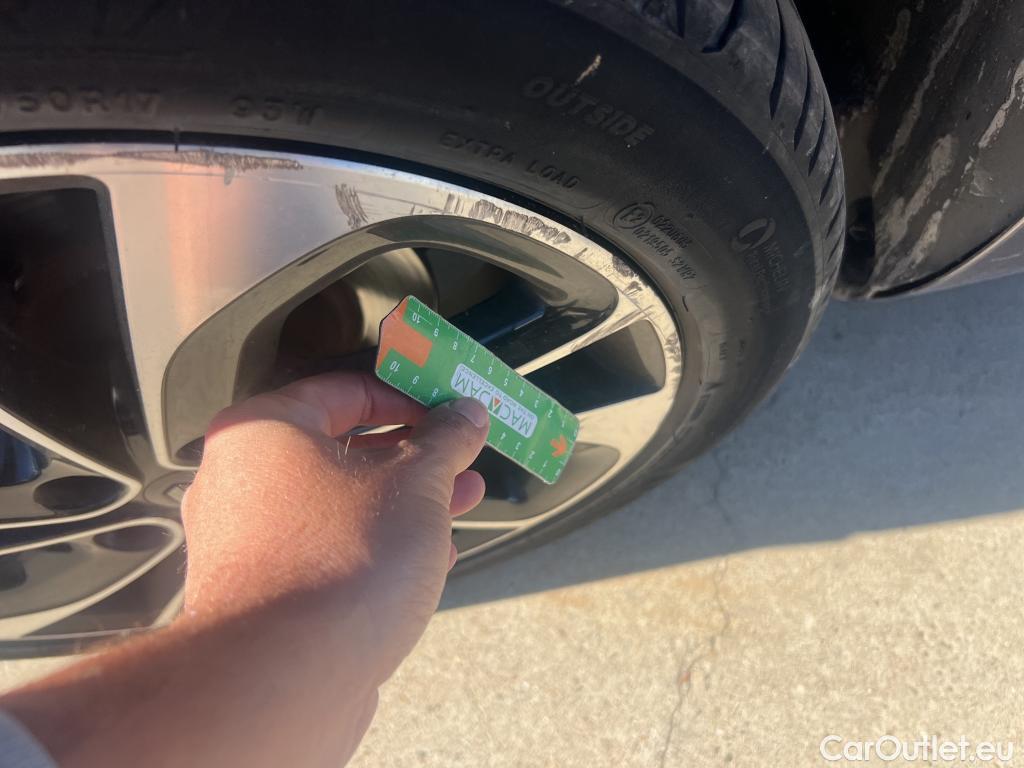  Renault  Megane RENAULT MÉGANE 5p 3G familiar Sp. Tou. Bose Energy dCi 130 S&S Euro 6 #12