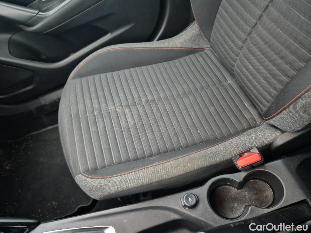  Peugeot  2008 PEUGEOT  / 2019 / 5P / todoterreno Active Pack BlueHDI 81kW (110CV) #6